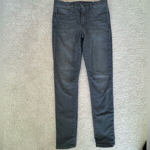 Joe’s Jeans The Icon Mid Rise Skinny Ankle
Size 27 Gently Used Condition